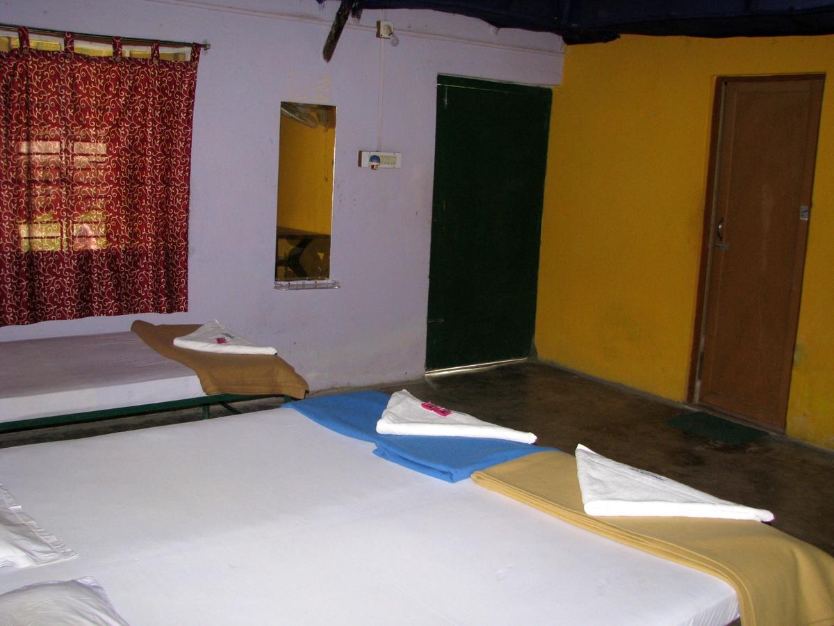 Estuarine Village Resort Satabhaya Exterior photo