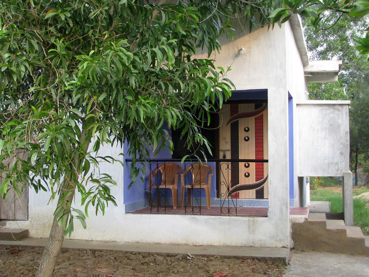 Estuarine Village Resort Satabhaya Exterior photo